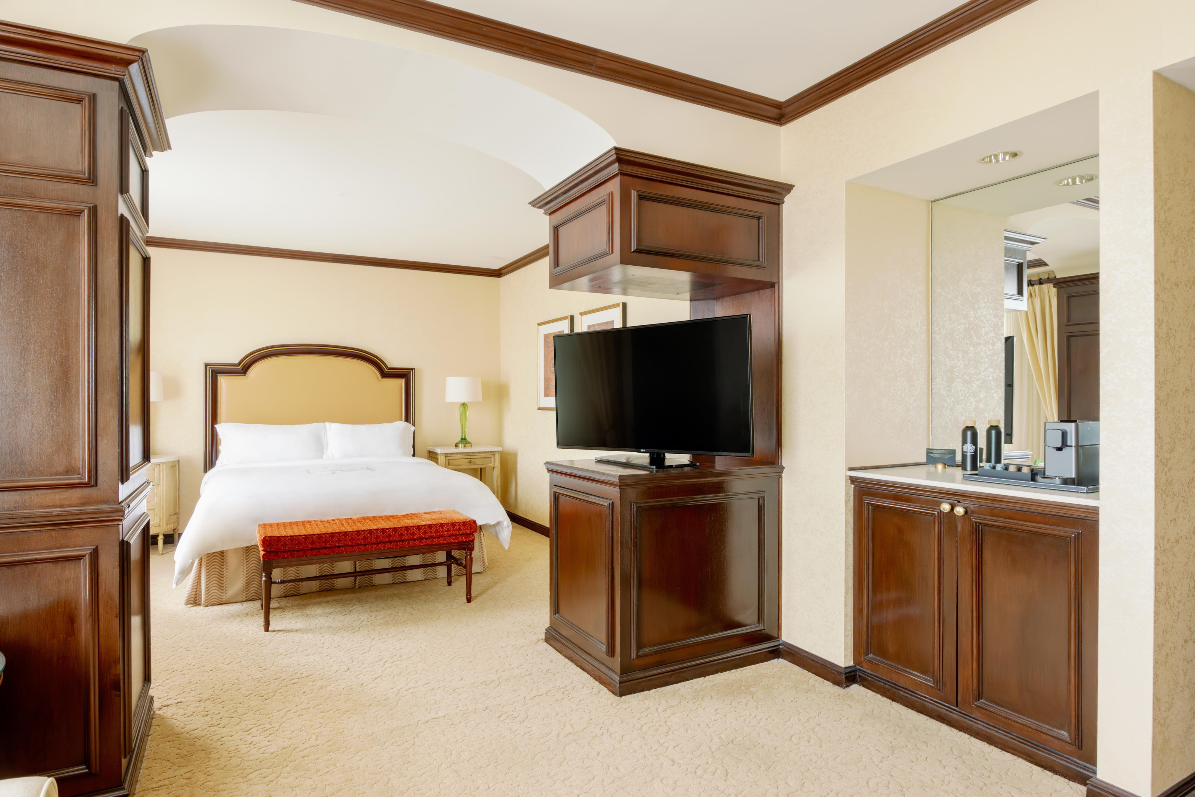 Room, King Bed