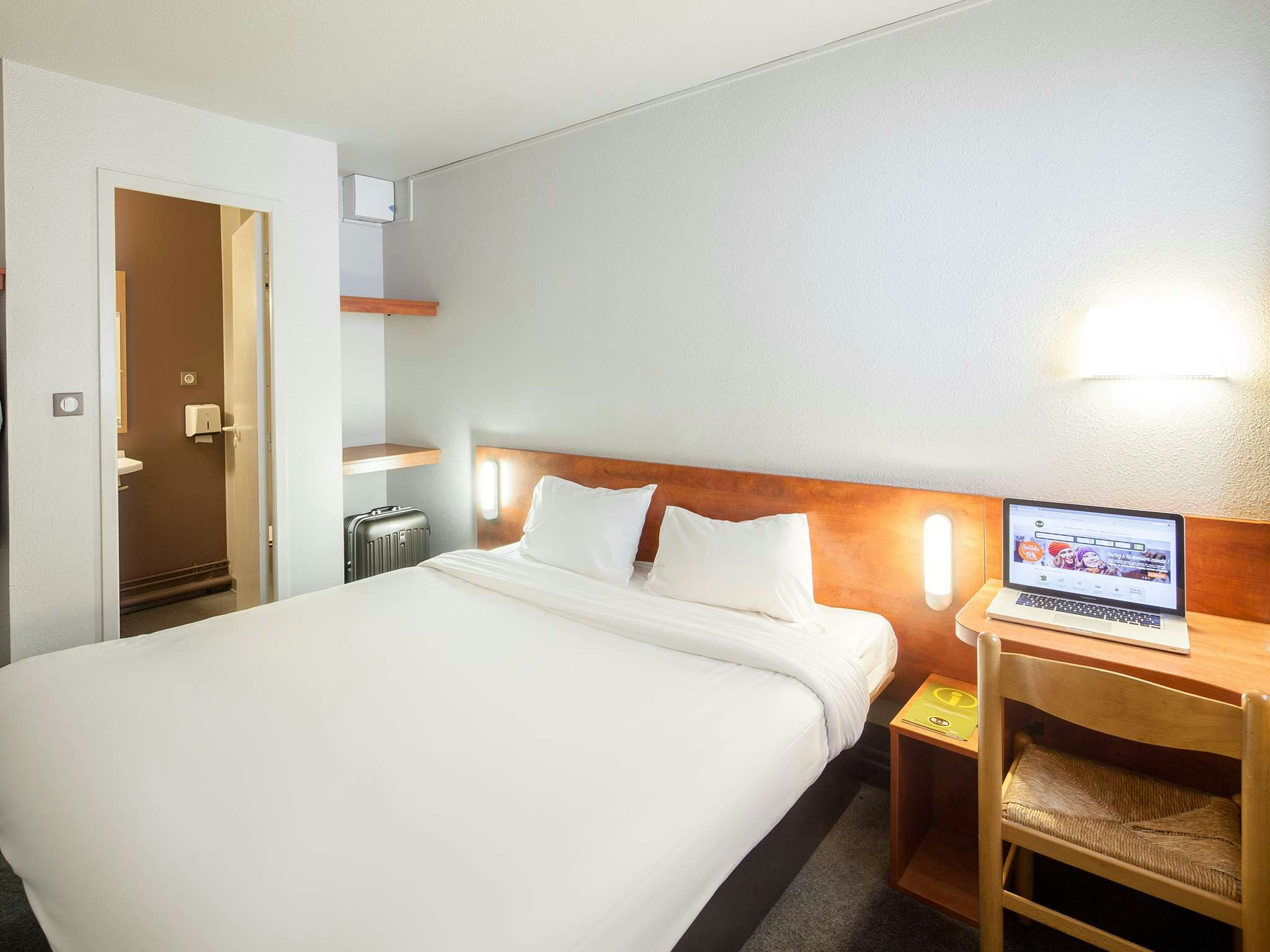 B&B Hotel Paris Porte Des Lilas 8/37