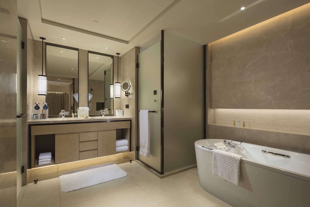 Hilton Shenzhen Shekou Nanhai 31/89