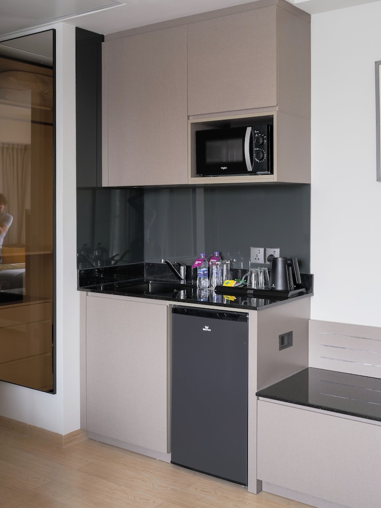 W Residence Living 68/72