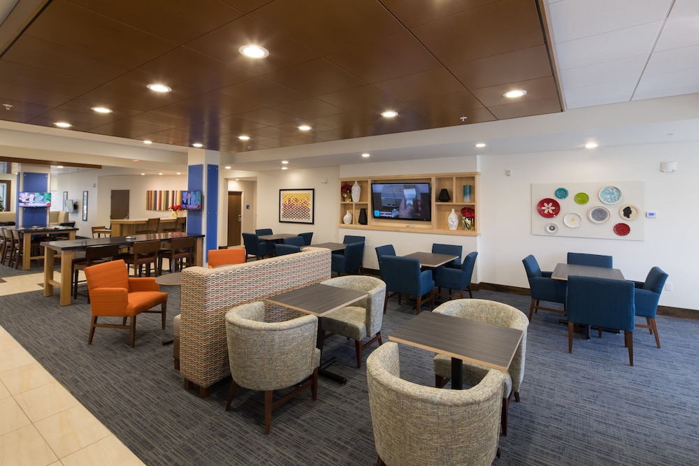 Holiday Inn Express Suites Port Huron 34/44