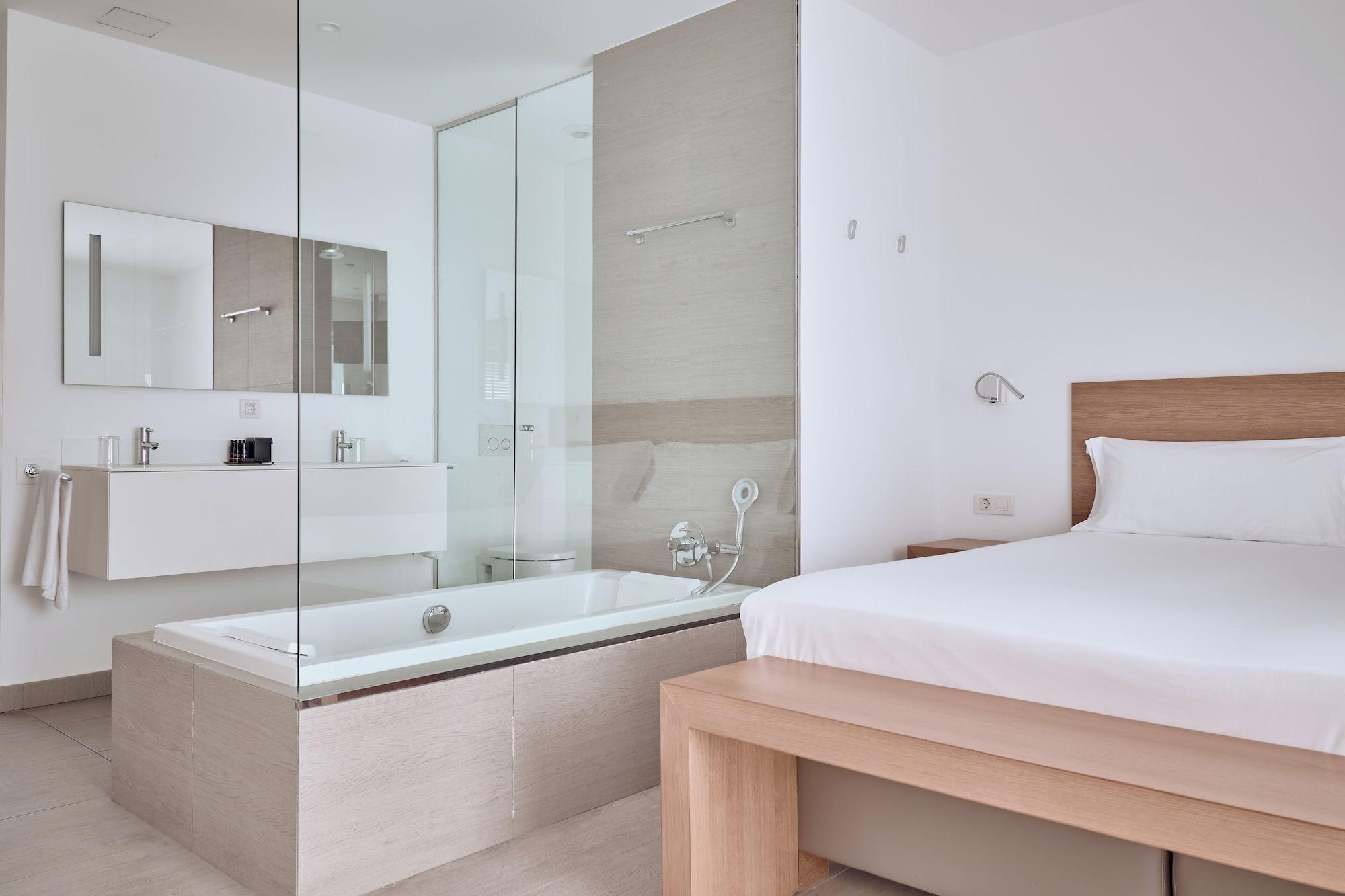 Serenity, 2 Bedrooms, Suite, Sea View, Private Pool, Hot Tub