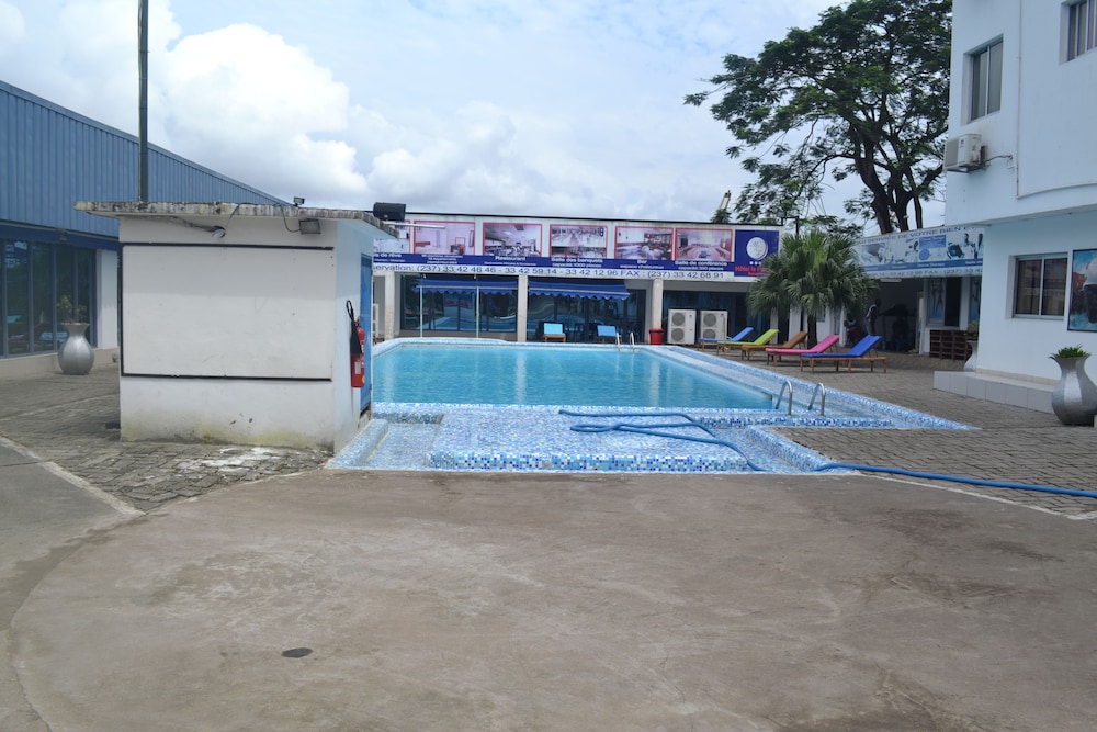 Hotel La Falaise Bonanjo 31/42