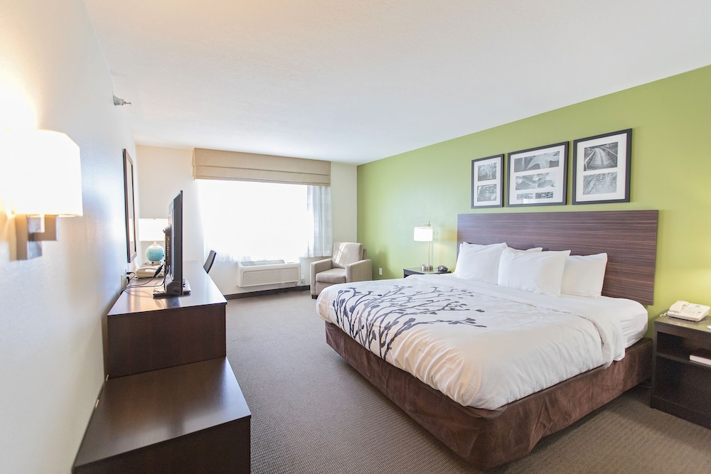 Sleep Inn & Suites Pleasant Hill - Des Moines 12/37