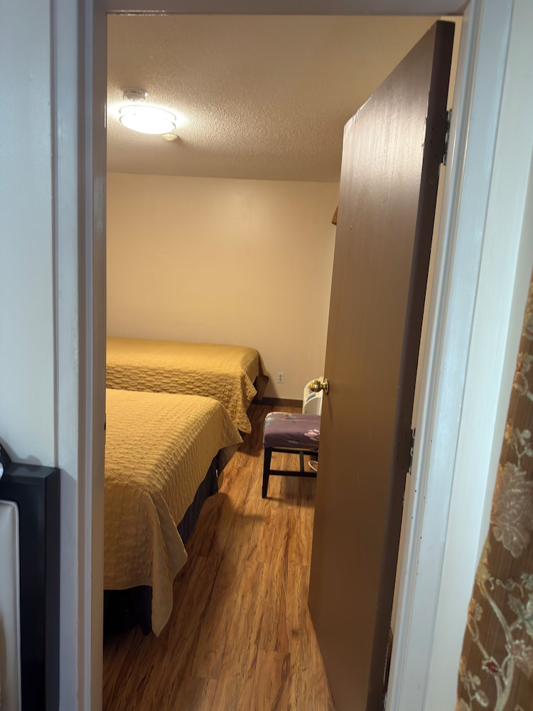 Sunset Inn 25/50