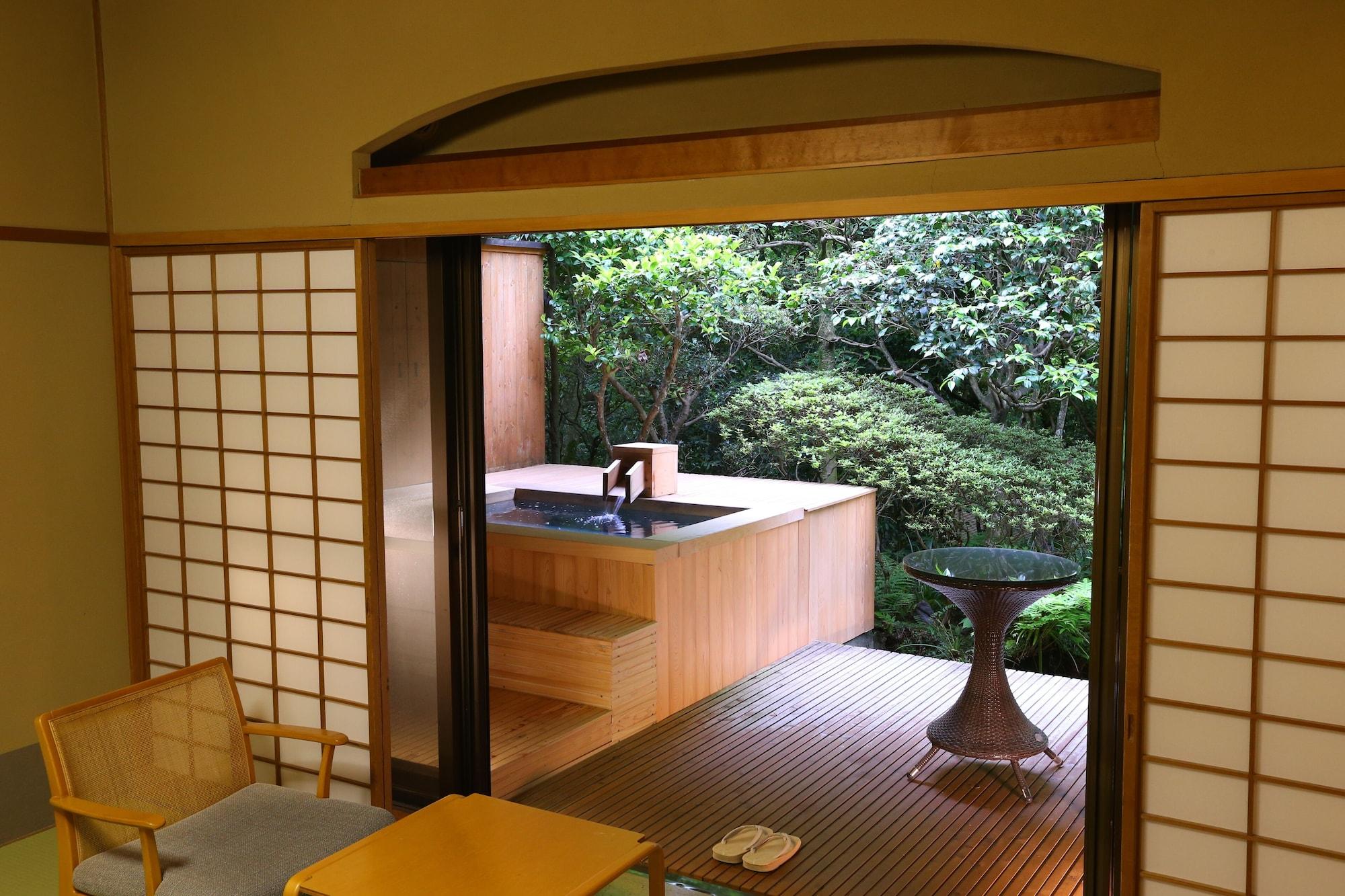Japanese, 2 Outdoor Bath, Tatami