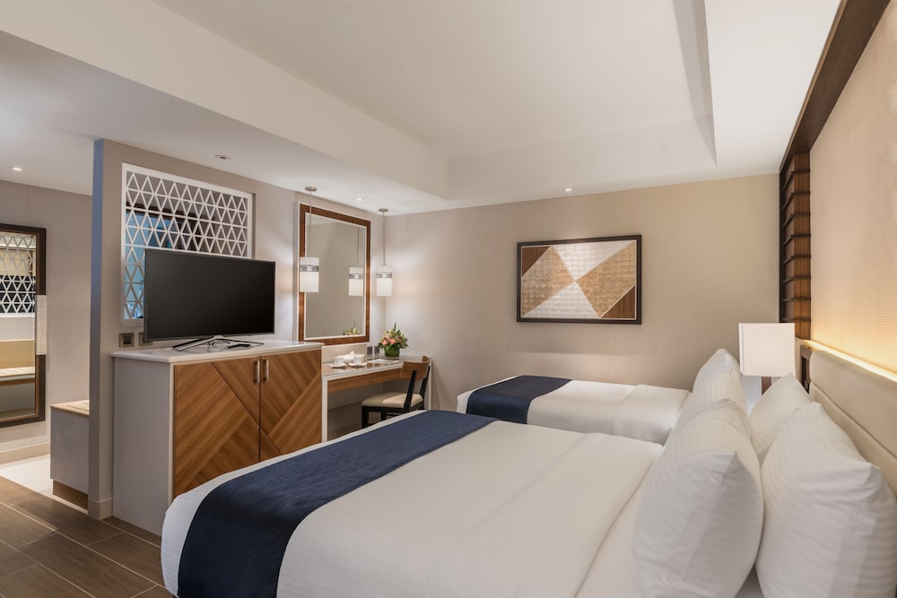Henann Crystal Sands Resort 18/40