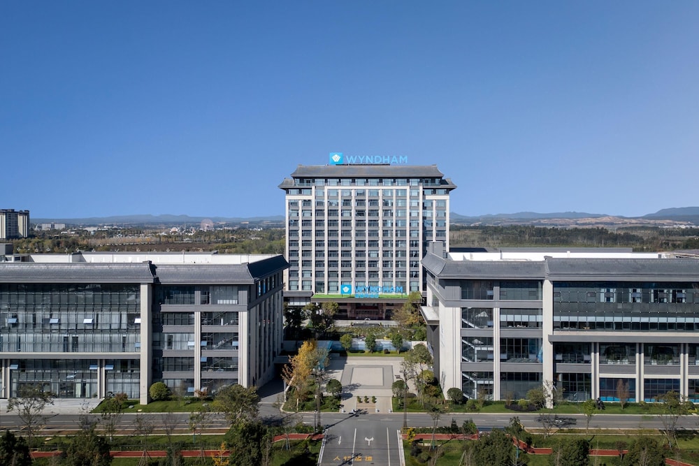 Wyndham Qujing Luliang 2/30