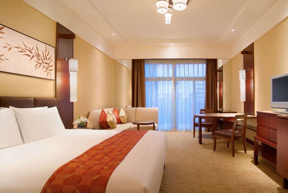 DELUXE, SUITE, KING BED