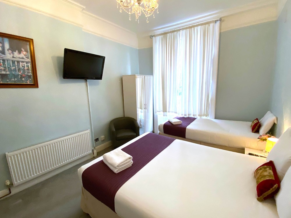 Lancaster Court Hotel 25/57