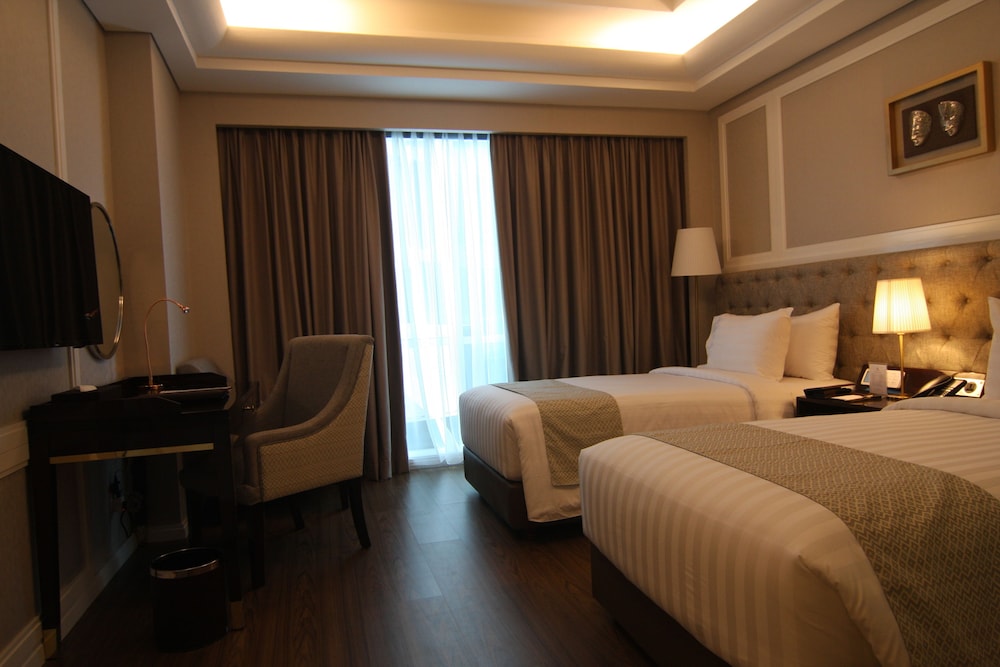 Wyndham Panbil Batam 53/105