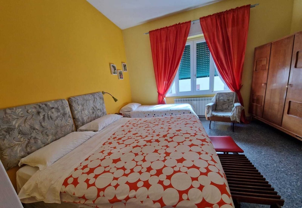 ROOM, TRIPLE