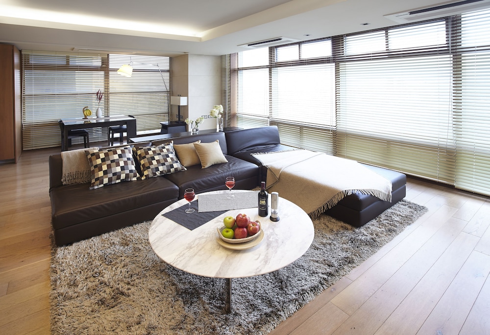 The Classic 500 Pentaz Executive Residence 38/73