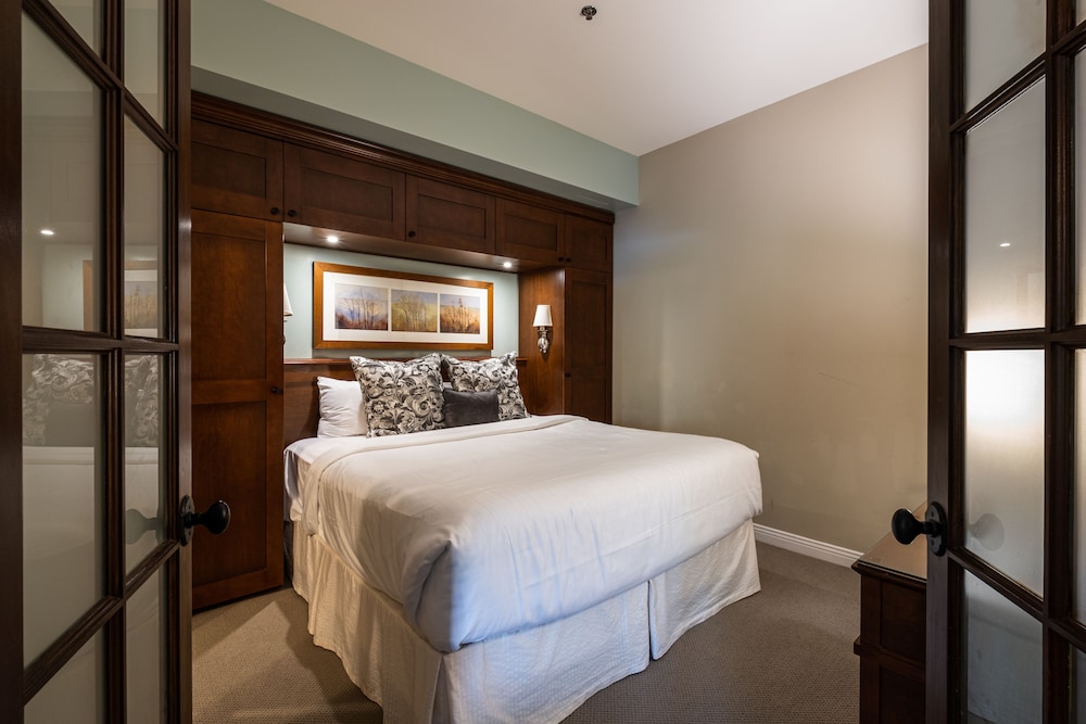 Chateau Beauvallon Mont Tremblant 24/71