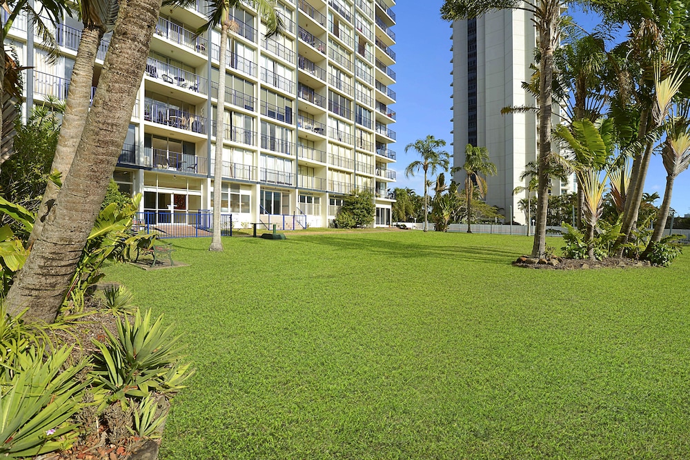 Condor Ocean View Apartments 62/74