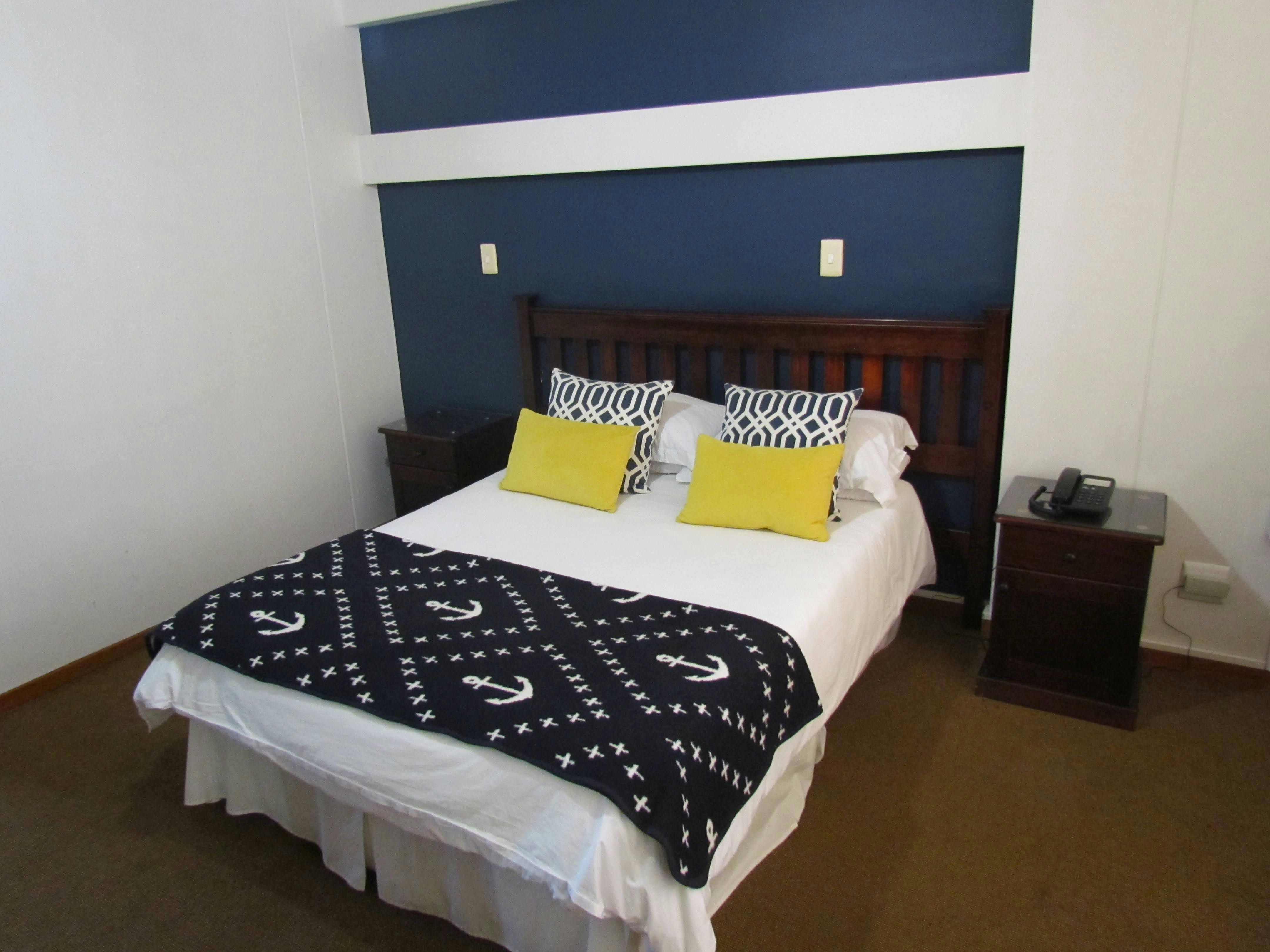 Standard, 1 Double and 1 Single Bed, Accessible