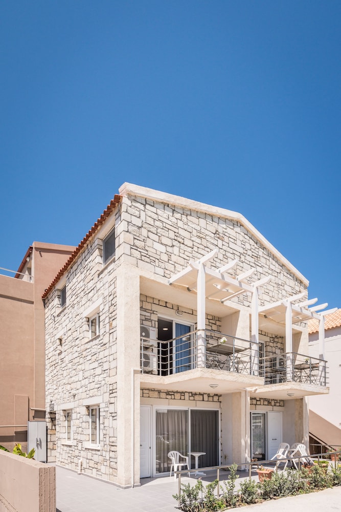 Athina Apartments 2/41