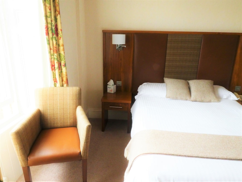 Mackays Hotel Wick 13/50