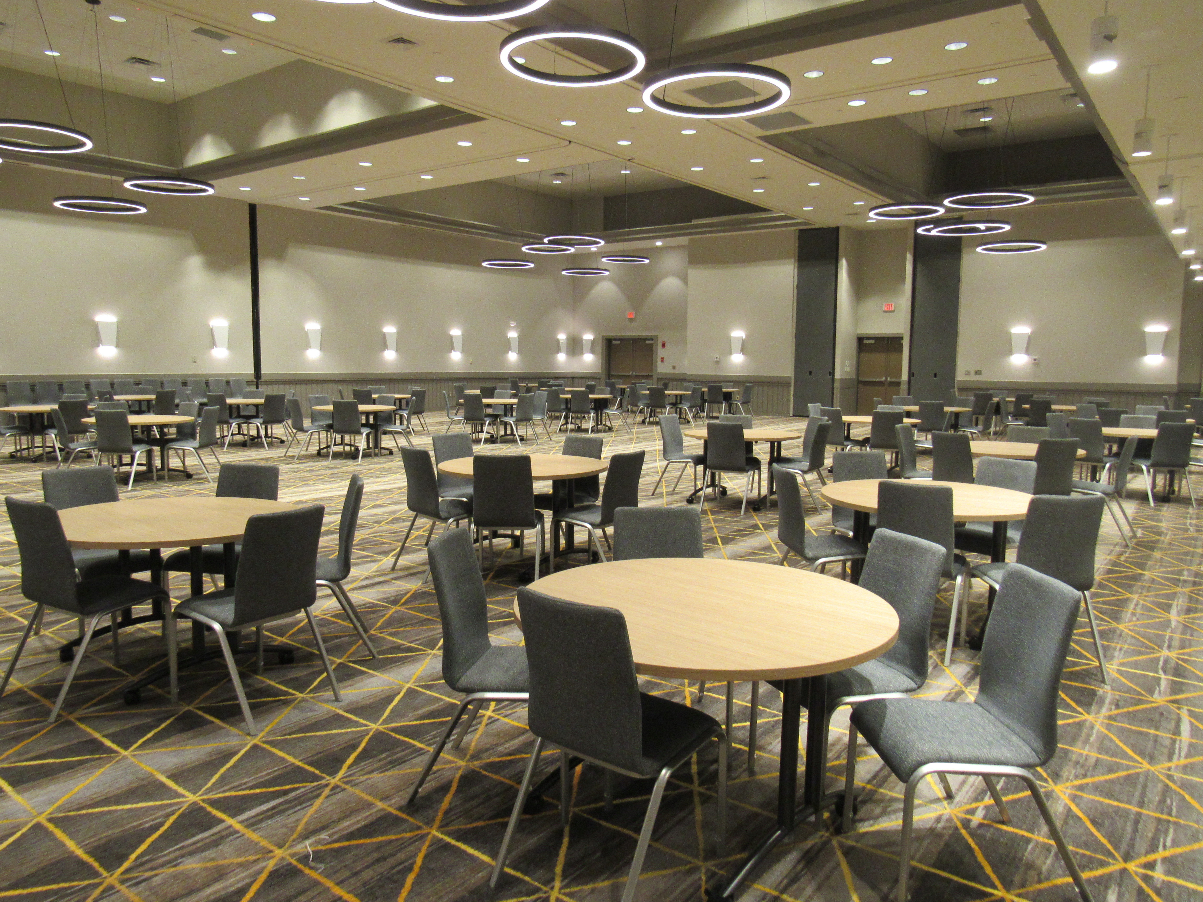 Holiday Inn Orlando Intl Drive - Conv Center 37/50