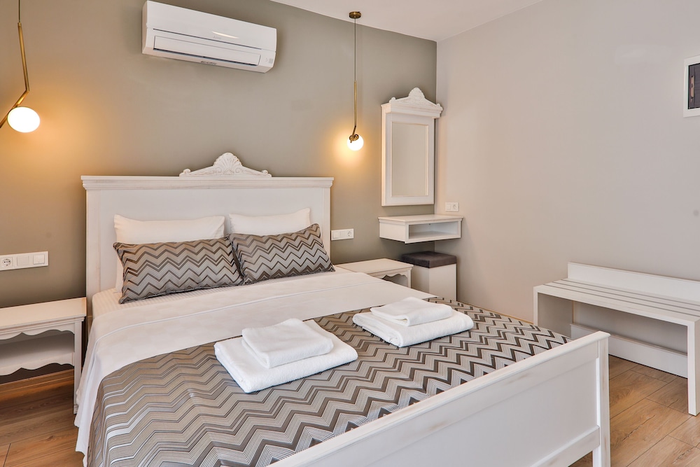 Lora Kas Otel 10/17