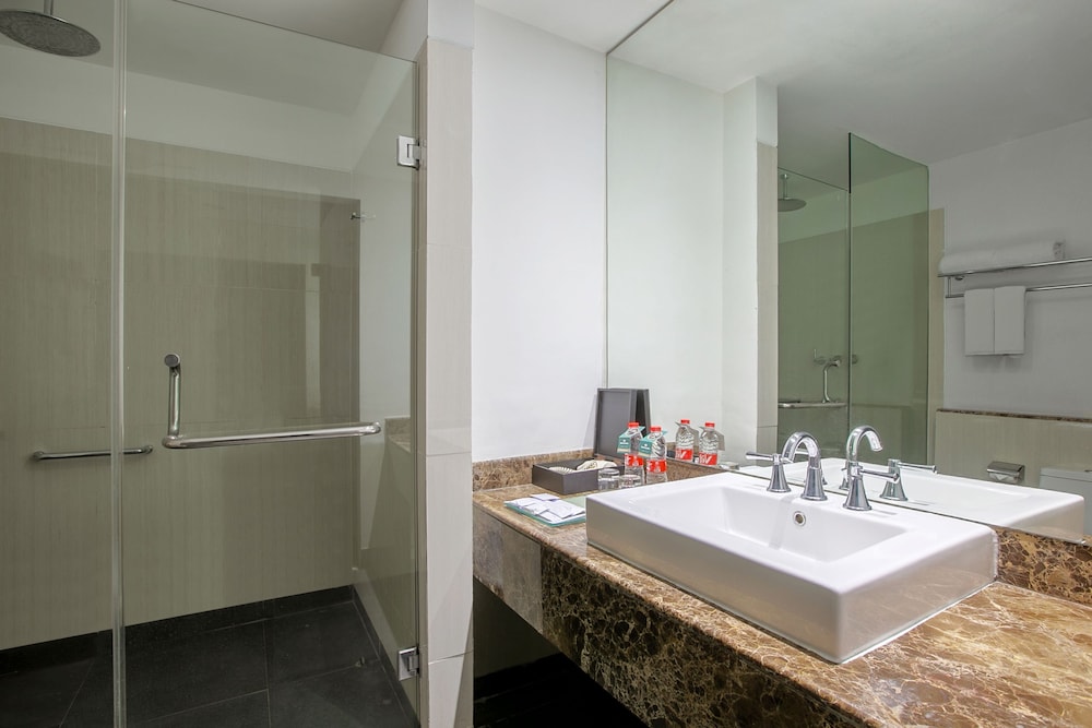 Hotel Santika Cikarang 48/49