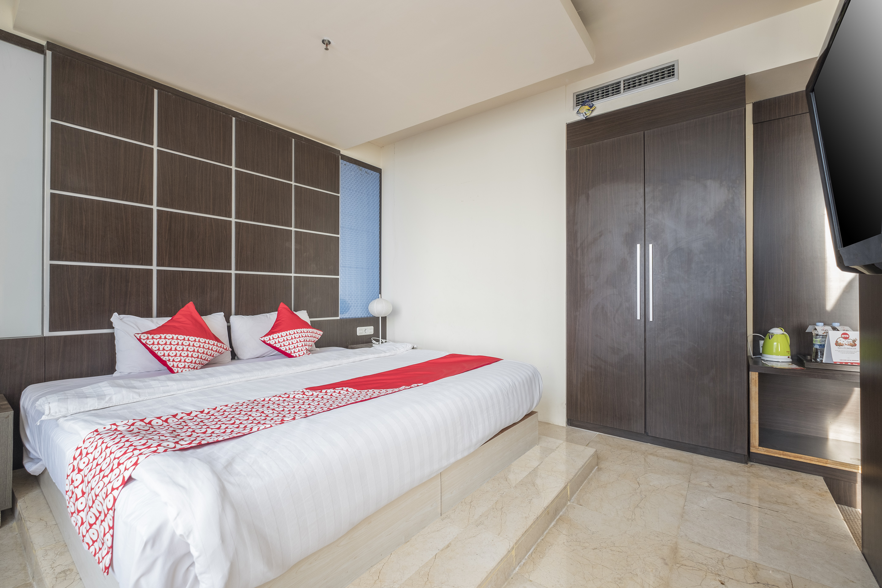 Lynt Hotel Makassar 12/31