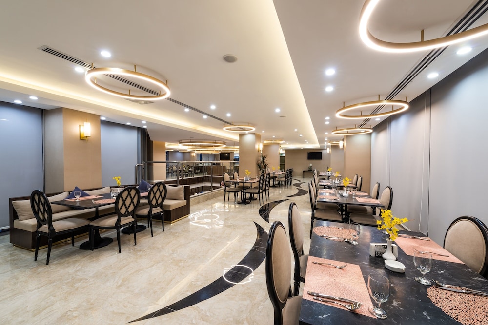 ورويك الرياض(Warwick Riyadh) 24/31