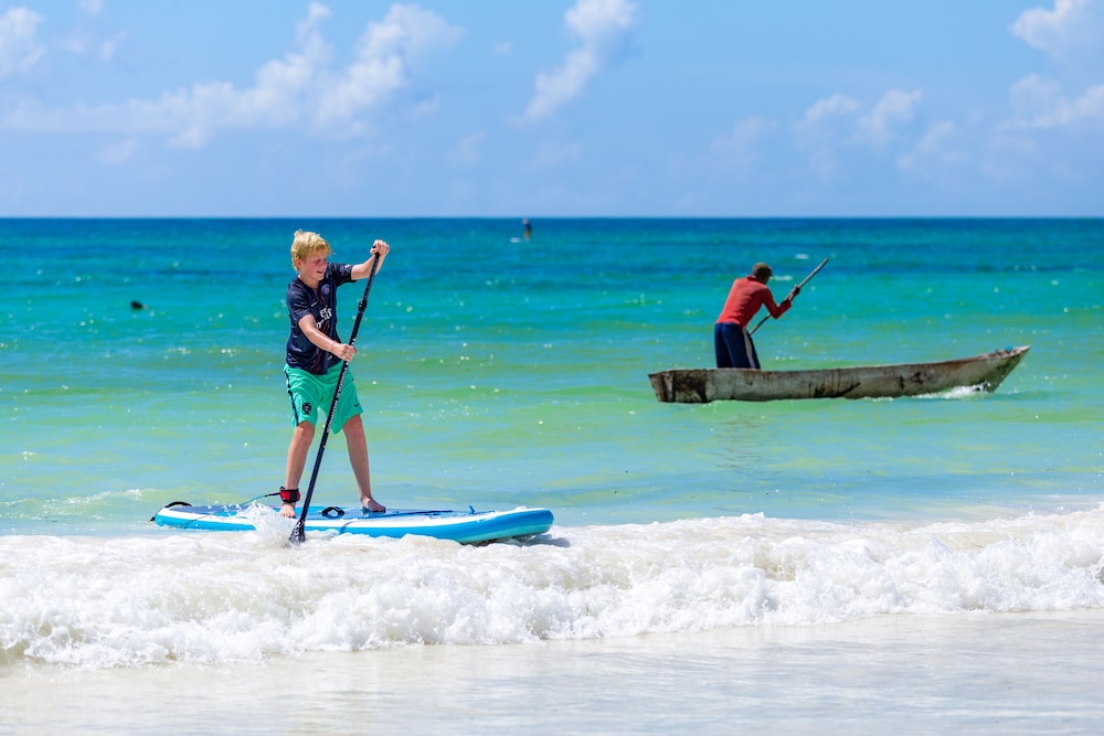 Nomad Beach Resort 34/76