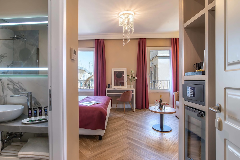 The Boutique Hotel (ex Joli) 40/59