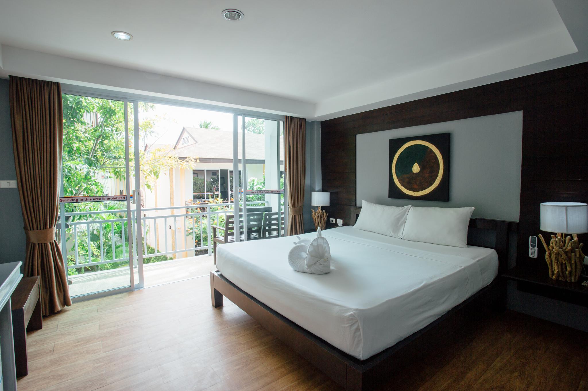 DELUXE, DOUBLE BED