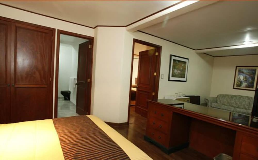 Suites Colibrí 14/23