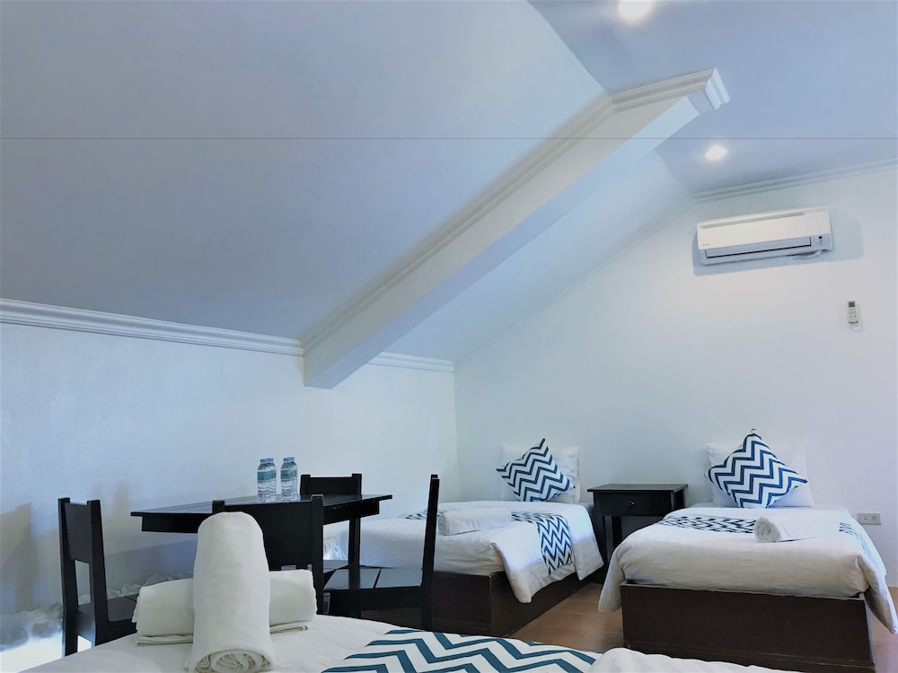 Grand Blue Beach Hotel 66/77