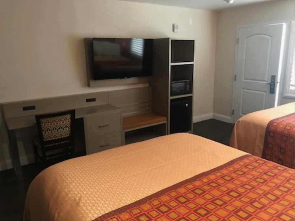 Presidio Inn 27/33