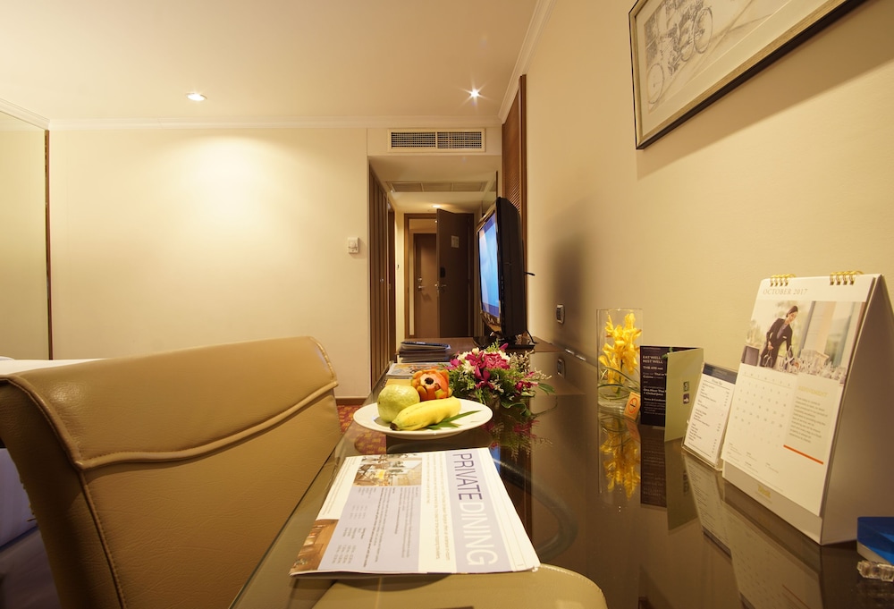 Dusit Princess Srinakarin Bangkok 45/69