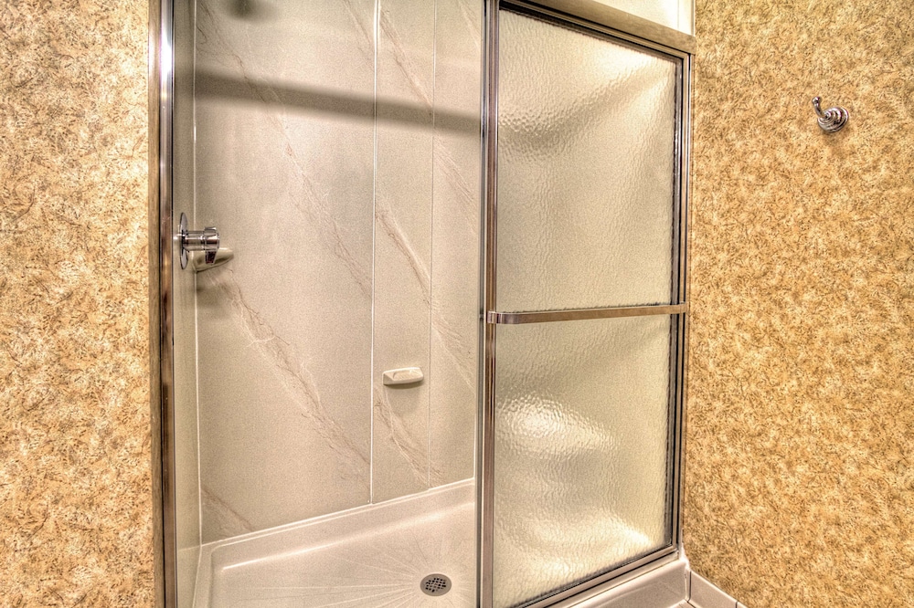 Hampton Inn & Suites Kalamazoo-Oshtemo 16/42