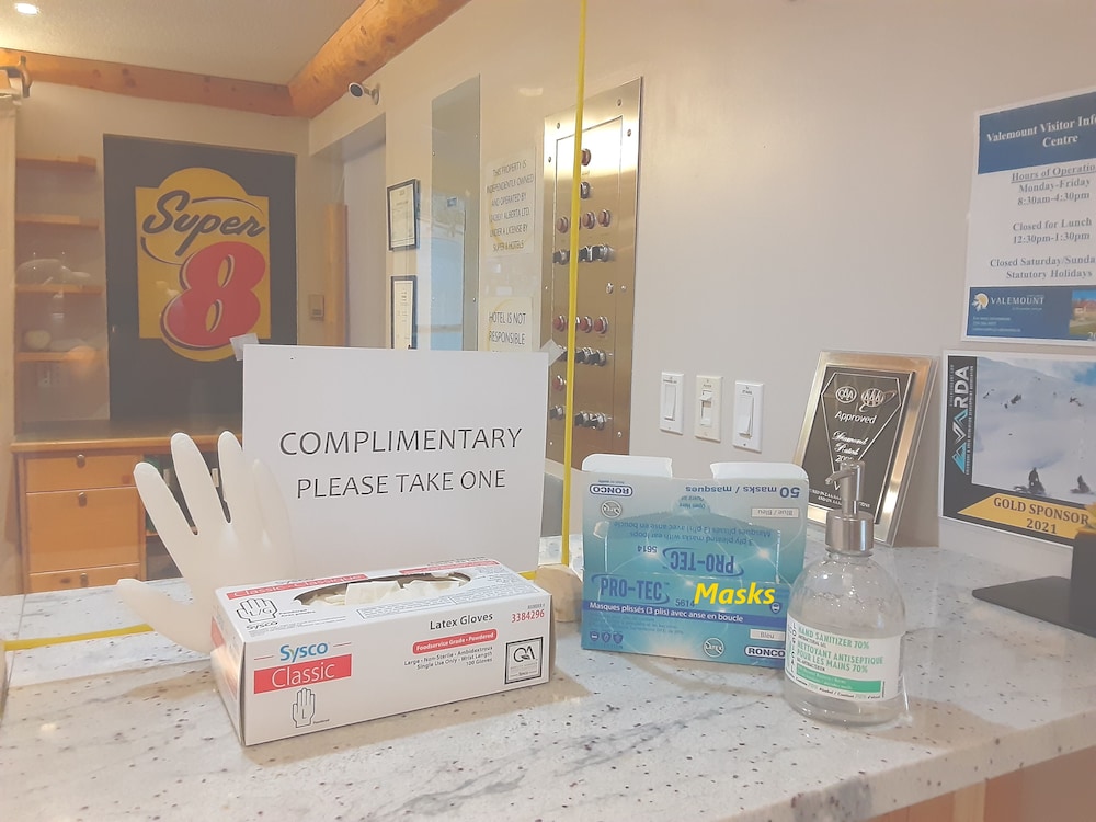 Super 8 by Wyndham Valemount 14/33