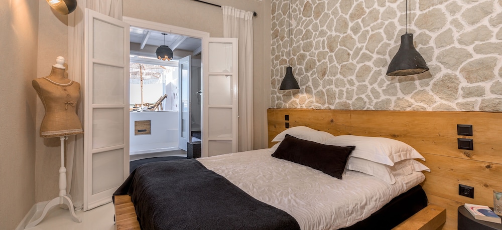 LUXURY, SUITE
