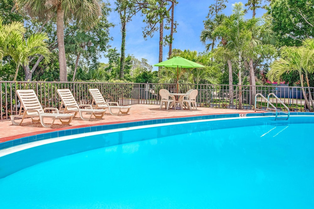 Days Inn By Wyndham Bradenton - Near The Gulf 28/43