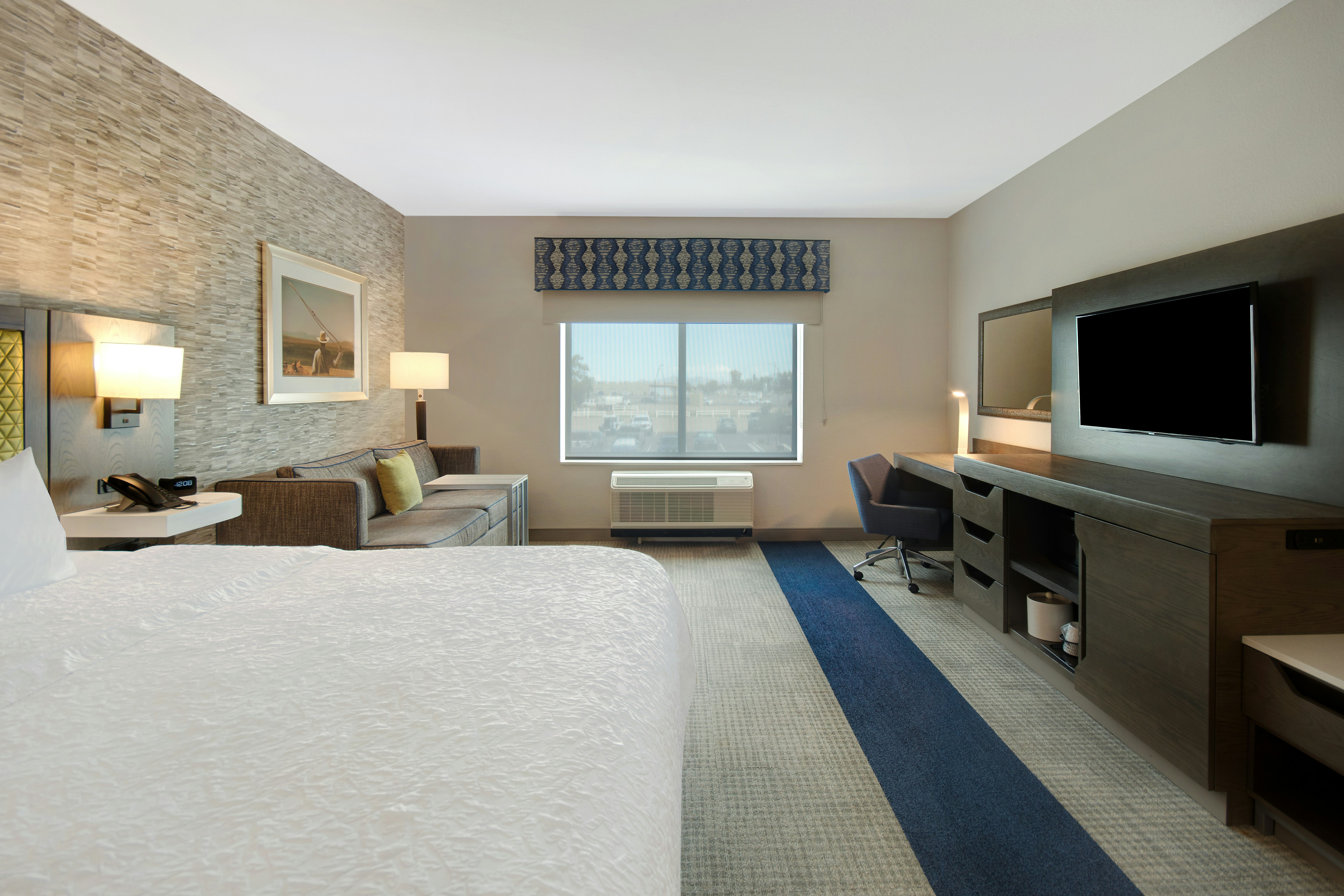 ROOM, KING BED, SOFA, ACCESSIBLE