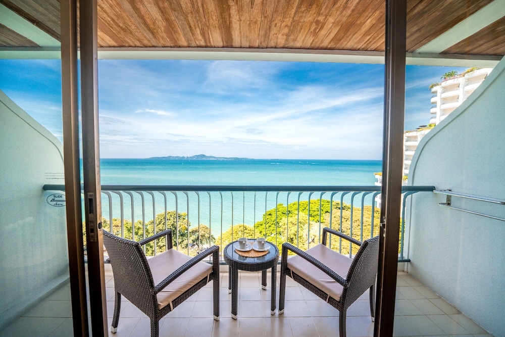 COSY BEACH HOTEL 25/50