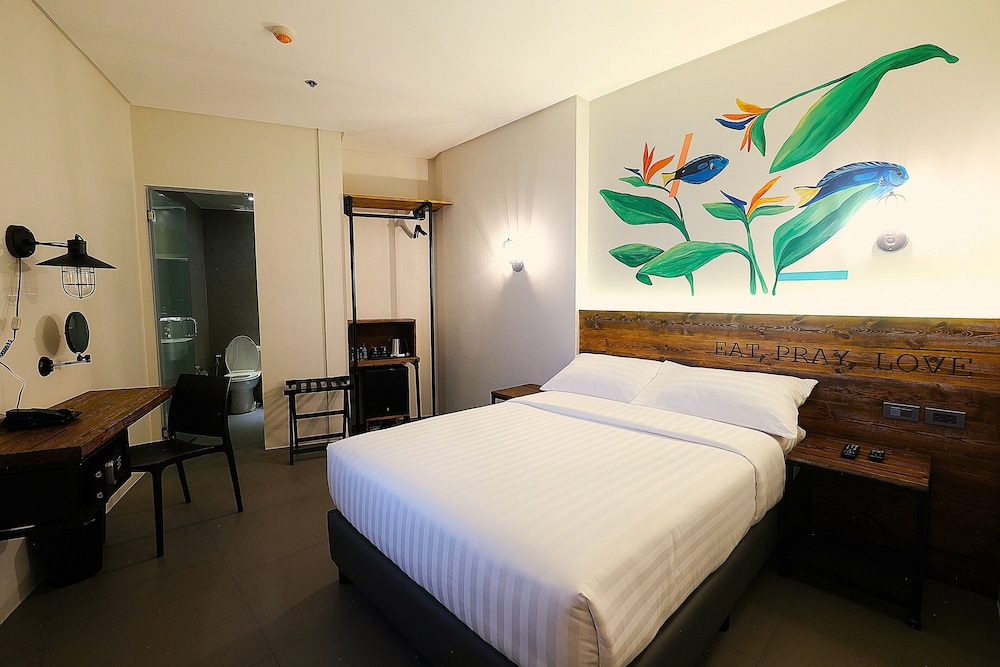 U Hotels Makati 40/56