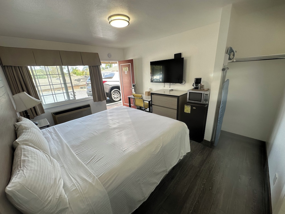 STANDARD, KING BED