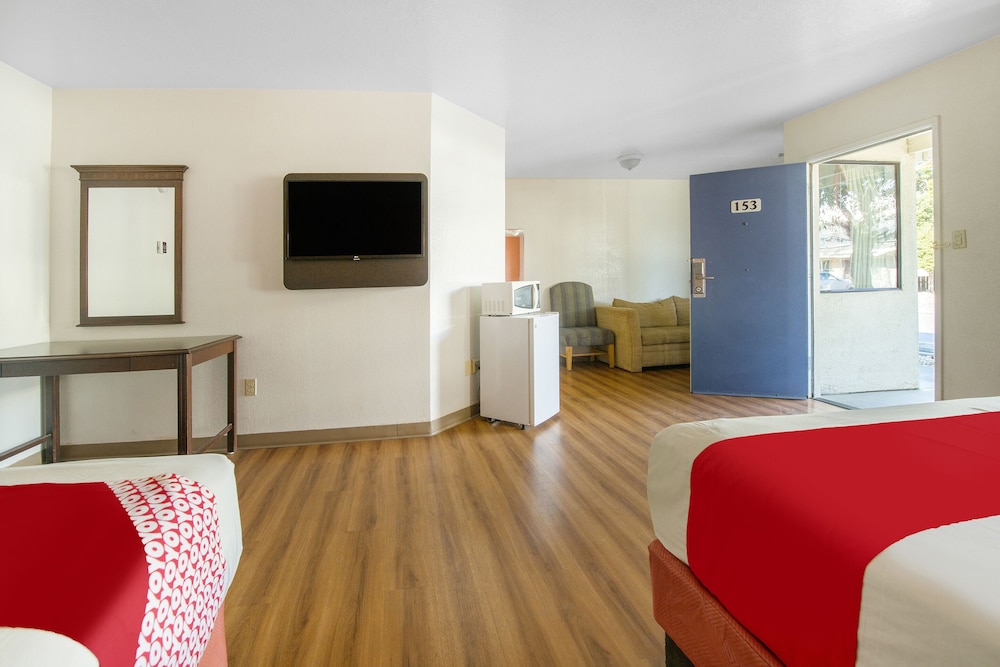 Super 8 by Wyndham Dunnigan 34/60