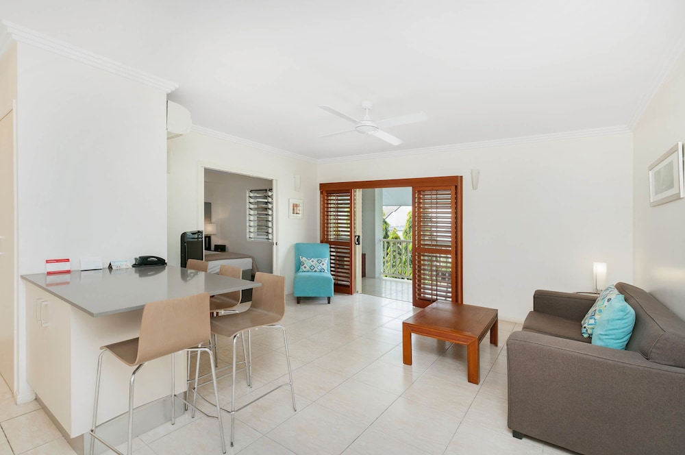 Mantra Aqueous Port Douglas 44/62