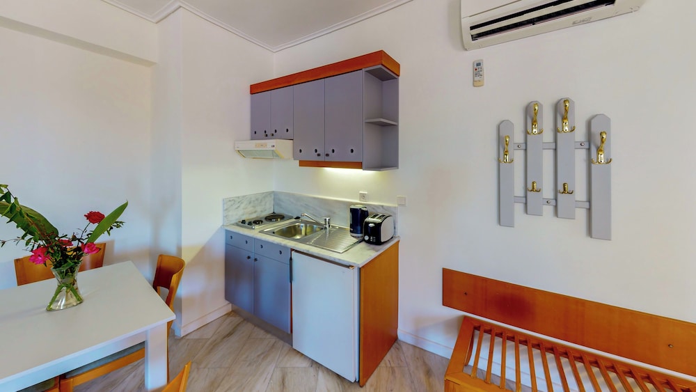 Chrispy Beach Resort 3/43
