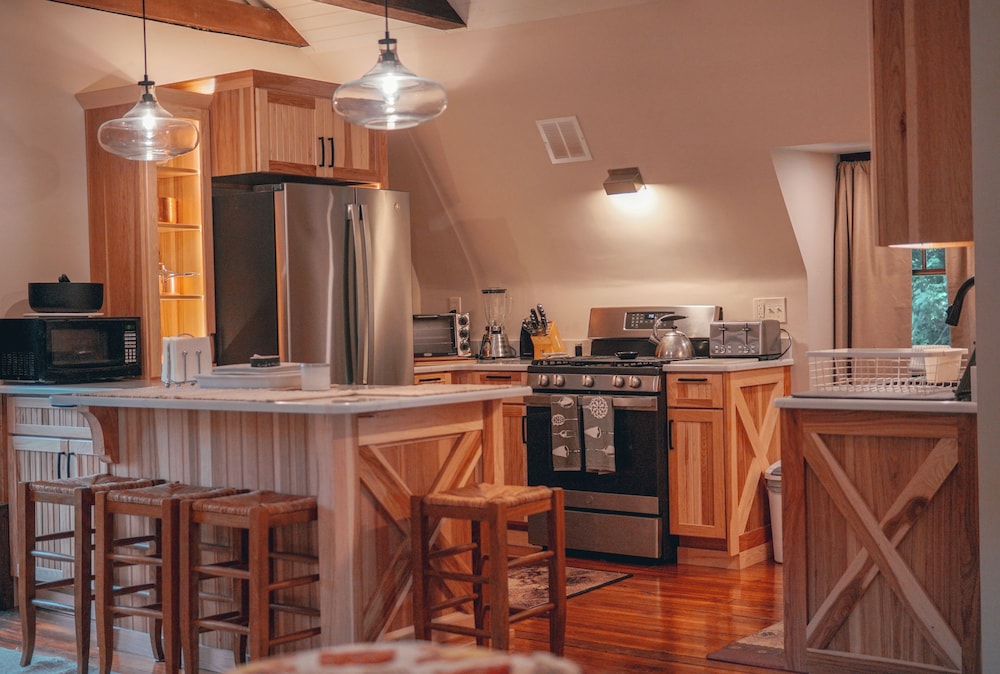 South Broadway Manor Bed and Breakfast 57/72
