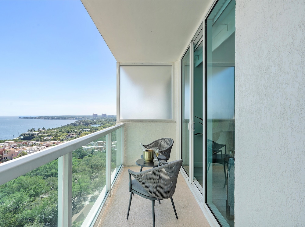 Miami Vacation Rentals - Coconut Grove 35/60