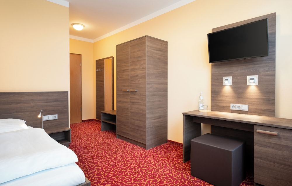 ates Hotel Lampertheim 12/21