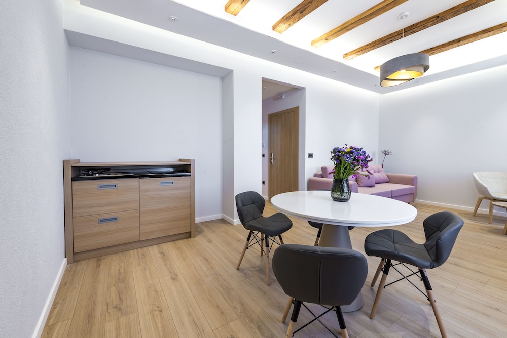 Casa Antika Suites 35/50