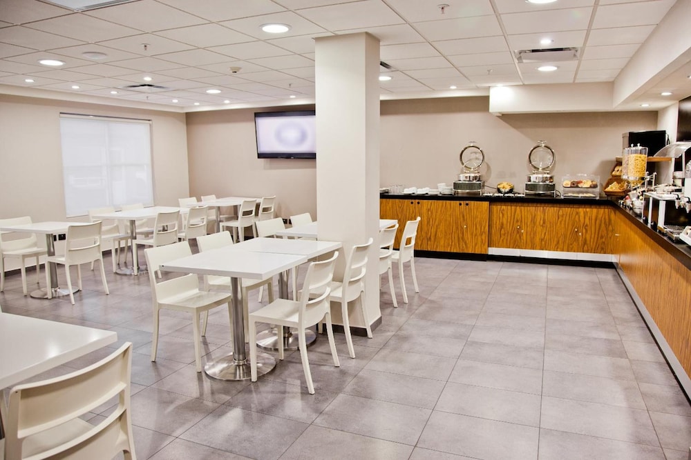 City Express Suites by Marriott San Luis Potosi 43/59